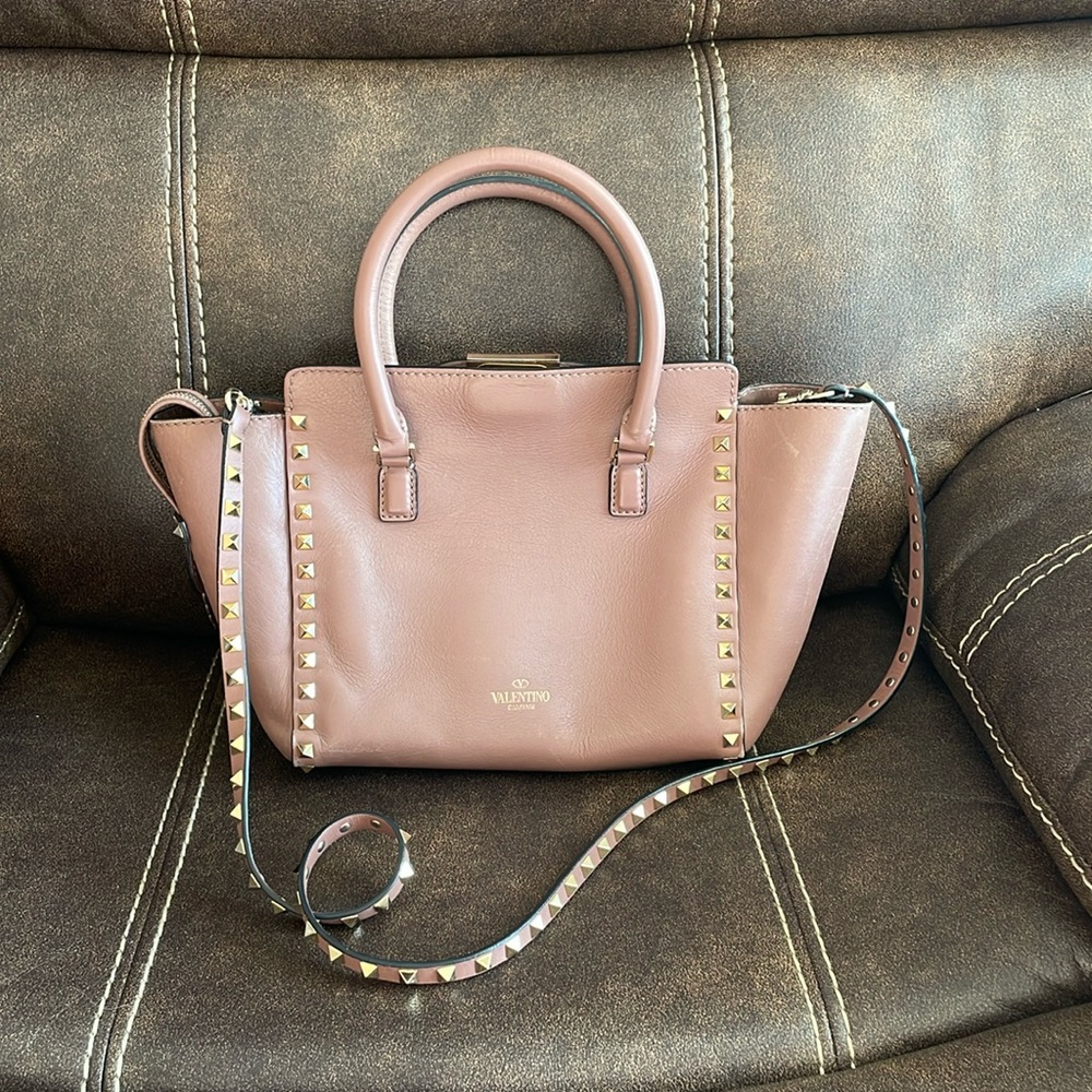 🚨VALENTINO GARAVANI🚨2-way studded handbag >> blush/mauve w/ champagne accents